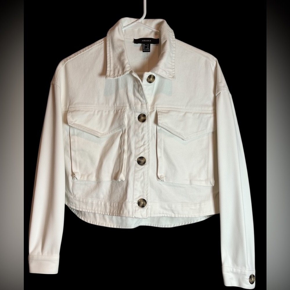 Forever 21 White Cropped Denim Jacket Size Medium